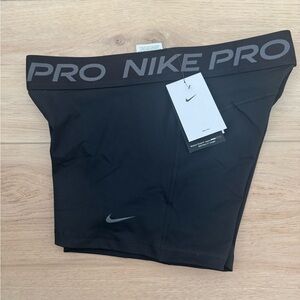 Nike Pro Women’s Black Mid Rise 3” Spandex Athletic Shorts Workout Gym Large NWT
